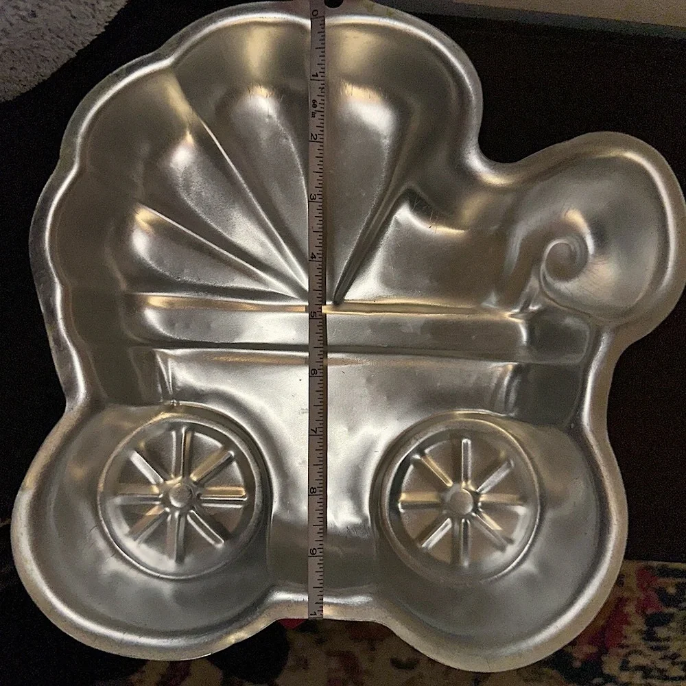 3/$20 💥 Wilton‎ Baby Carriage Babyshower Cake Pan